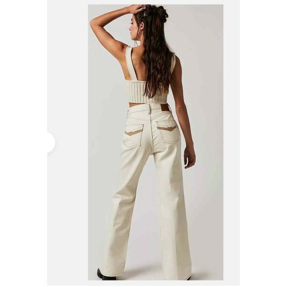 Levi's Cream Flare & Wide Leg Jeans - Picture 1 of 8